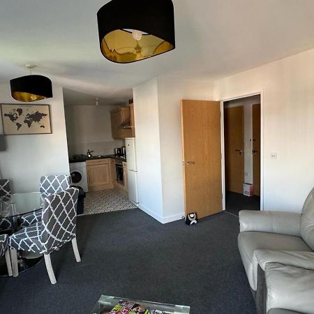 Spacious 1 Bedroom Apartment In Wigan Shevington Exterior photo