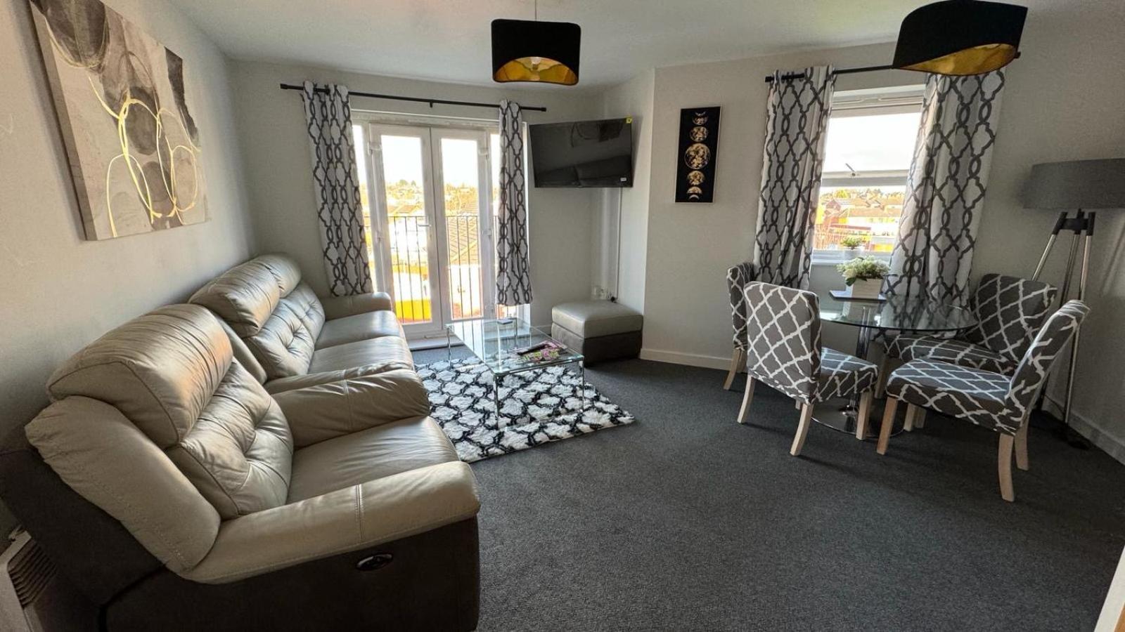 Spacious 1 Bedroom Apartment In Wigan Shevington Exterior photo
